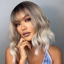 Peruca Andromeda Blonde Wavy with Bangs Short Bob 14" para mulheres Peruca Andromeda Blonde Wavy with Bangs Short Bob 14" para mulheres
