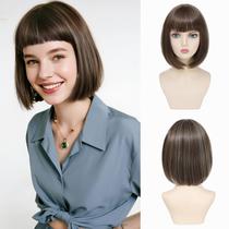 Peruca de cabelo refinado Ash Brown Bob com franja de 30 cm para mulheres Peruca de cabelo refinado Ash Brown Bob com franja de 30 cm para mulheres