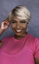 Peruca Fibra Orgânica Pixie Daniela Loiro 613M - Cabelo Sedoso e Macio Peruca Fibra Orgânica Pixie Daniela Loiro 613M - Cabelo Sedoso e Macio