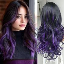 Peruca Jolelyne Dark Purple Highlight em camadas onduladas de 60 cm com franja