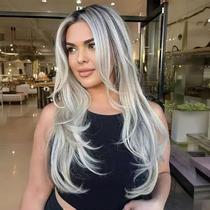 Peruca Jolelyne Ombre Platinum Blonde em camadas onduladas sintéticas