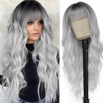 Peruca MINSEEYOO Silver Grey Wavy 66 cm com franja resistente ao calor