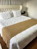 Peseira Manta Trico Cama Solteiro 160x60cm Trançada Peseira Manta Trico Cama Solteiro 160x60cm Trançada