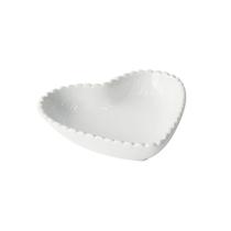 Petisqueira de cerâmica branca em forma de coração