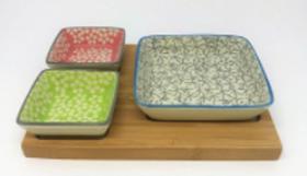 Petisqueira de cerâmica com bandeja de bambu - Kit 4 peças Petisqueira de cerâmica com bandeja de bambu - Kit 4 peças