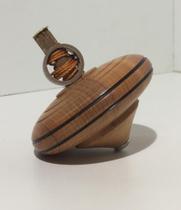 Pião (piorra) de madeira fácil de brincar madeira reciclável (peroba jatobá óleo e outras) - Relíquias de Madeira