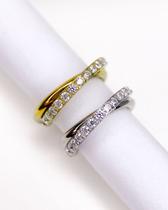 Piercing Argola com Zircônias Sobrepostas em Titânio - Escolha sua Cor