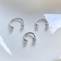 Piercing Ferradura Smile Prateado com Pedrinhas em Aço Cirúrgico