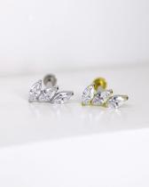 Piercing Labret Cluster Navet 3 Zircônias em Titânio - Joia Elegante para Perfurações Auriculares