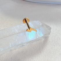 Piercing Labret com Raio Liso em Aço Dourado Rosca Interna Estilo e Conforto Piercing Labret com Raio Liso em Aço Dourado Rosca Interna Estilo e Conforto