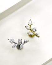 Piercing Labret com Ramo de Zircônias Navet - Titânio - Joia Elegante para Perfurações Auriculares Piercing Labret com Ramo de Zircônias Navet - Titânio - Joia Elegante para Perfurações Auriculares