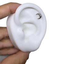Piercing Lua Titânio Lisa Trágus Hélix Cartilagem