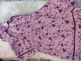 Pijama tamanho G - Estampado rosa, com mangas.