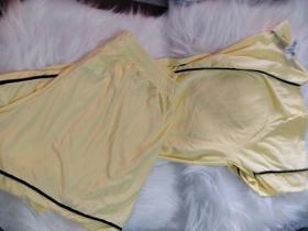 Pijama Tamanho M, com mangas, amarelo