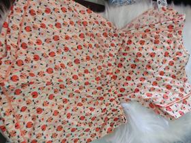 Pijama Tamanho M, com mangas, estampado.