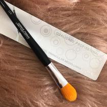 Pincel A21 profissional triangular médio para corretivo Macrilan