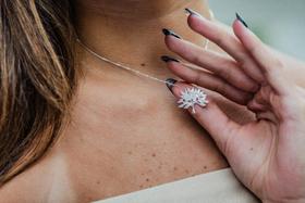 Pingente Árvore da Vida cravejada Zicornia brilhante em prata 925 legitima tamanho G