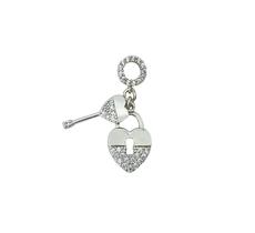 Pingente avulso coração com chave cravejados banhado a ródio branco Pingente avulso coração com chave cravejados banhado a ródio branco