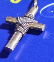 Pingente Cruz Ouro 18 Kilates Detalhes Ouro Branco Peso 2.40 Gramas 25 mm