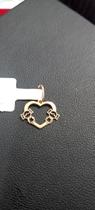 Pingente de Coracao Vazado com 2 Meninas no Ouro18k Pingente de Coracao Vazado com 2 Meninas no Ouro18k