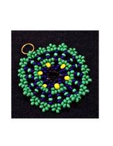 Pingente de mandala com predominância verde Pingente de mandala com predominância verde