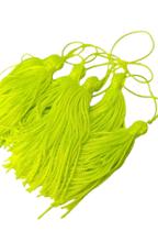 Pingente de Seda / Franja cor Amarelo Neon 6 unidades 7 cm