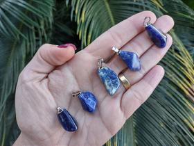 Pingente de SODALITA Rolada - Clareza Mental, Direcionamento e Sabedoria