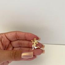 Pingente Fitness Feminino Semijoia Temática com Design Sofisticado Banhada a Ouro 18k Simonatto