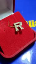 Pingente Letra R Ouro18 Kilates 10 mm Peso 1.00 Gramas Com Ouro Branco e Damentaes Somente esse na Letra R