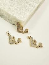Pingente Love Banhado a Ouro 18k - 01 Unidade Pingente Love Banhado a Ouro 18k - 01 Unidade