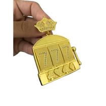 Pingente Máquina Cassino 777 Branco (g) - Banhado a Ouro 18k Pingente Máquina Cassino 777 Branco (g) - Banhado a Ouro 18k
