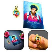 Pingente Medalha Carlo Acutis com Folheto de Oração