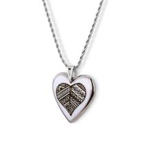 Pingente Medalha Coração em porcelana pintada à mão com ouro branco