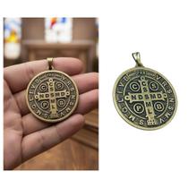 Pingente Medalha de São Bento Metal Dourado Grande 5 cm Pingente Medalha de São Bento Metal Dourado Grande 5 cm