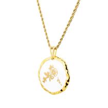 Pingente Medalha Flor e Folhas em porcelana com detalhe pintado à mão com ouro