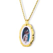 Pingente Medalha Nossa Senhora Fatima em porcelana pintada à mão com ouro - grande