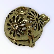 Pingente Metal Relicário De Esfera Médio Vazado Dourado