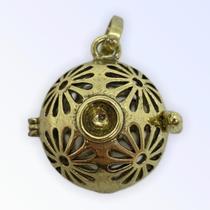 Pingente metal relicário Esfera 2,5 cm médio Vazado Dourado