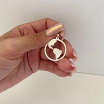 Pingente Mundo com Design Temático Semijoia Feminina Moderna Banhada a Ouro 18k ou Prata Simonatto