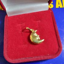 Pingente ouro 18 kilates meia lua fechado oco 1,20 gramas 16 mm x 9 mm