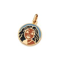 Pingente rommanel feminino moana rosto redonda frase nascida para viajar banhado ouro 18k 542904