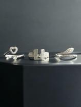 Pingente Santa Abençoado Coroa P - Banhado a Ouro 18k Pingente Santa Abençoado Coroa P - Banhado a Ouro 18k