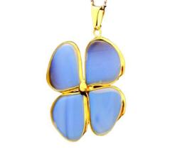 Pingente Trevo da Sorte em Pedra da Lua Opalina com Montagem Dourada - 10 Unidades Pingente Trevo da Sorte em Pedra da Lua Opalina com Montagem Dourada - 10 Unidades