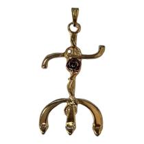 Pingente Tridente Maria Mulambo Rosa Roxa 5,5 Cm Dourado Pingente Tridente Maria Mulambo Rosa Roxa 5,5 Cm Dourado