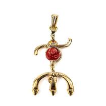 Pingente Tridente Pomba Gira Rosa 3,8 cm Metal Dourado Pingente Tridente Pomba Gira Rosa 3,8 cm Metal Dourado