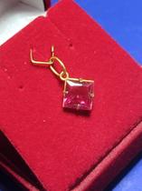 Pingente Vermelho Cor Rubi Zircônia 9 mm Ouro 18 Kilates Peso 0.70 Grama