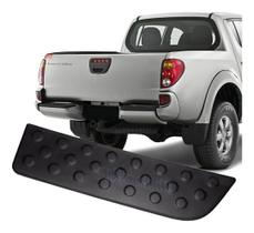 Pisante Parachoque Traseiro L200 Triton - Lado Esquerdo Pisante Parachoque Traseiro L200 Triton - Lado Esquerdo