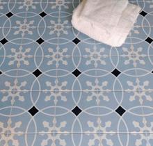 Piso em Porcelana Hidráulica Tuyny Blue 20x20 cm - Kit com 15 Peças Piso em Porcelana Hidráulica Tuyny Blue 20x20 cm - Kit com 15 Peças