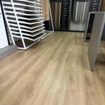 Piso Laminado Quick Step Smart Novo Carvalho Everest QSSM0314 Cx 2,51m² Novo Carvalho Everest