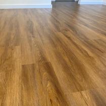 Piso Vinílico Tarkett Injoy 2mm - Lichia Cx 5,13m² - Lichia Único